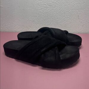 Varley Ronley Quilted Black Slide Sandals size 7
